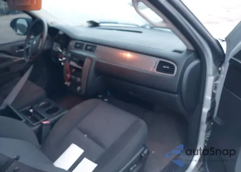 2011 Chevrolet Tahoe Commercial Fleet z USA, uszkodzony, nr VIN 1GNLC2E0XBR325690